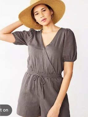Nine West Women’s Romper Short Sleeve V Neck Brown Size Medium